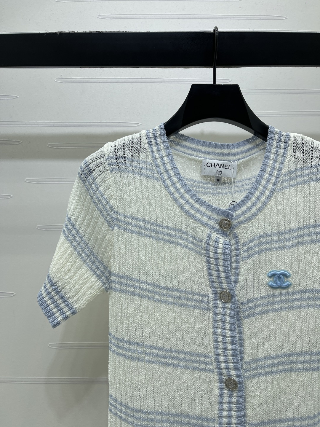 Women's short sleeves